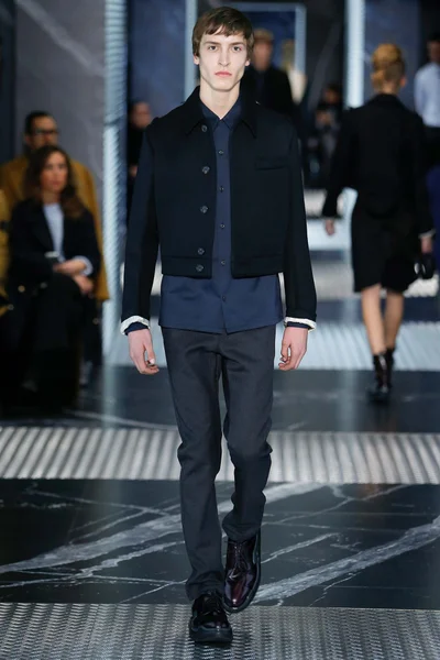 Look 29